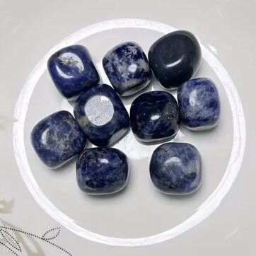 Sodalite burattato
