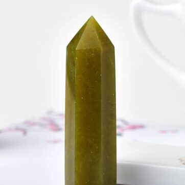 Torre in Olivina (Peridoto) 7-8cm